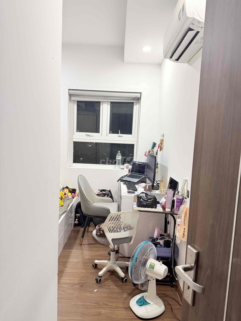 Women's pass at set 1:1 apartment richmond City Nguyễn Xí