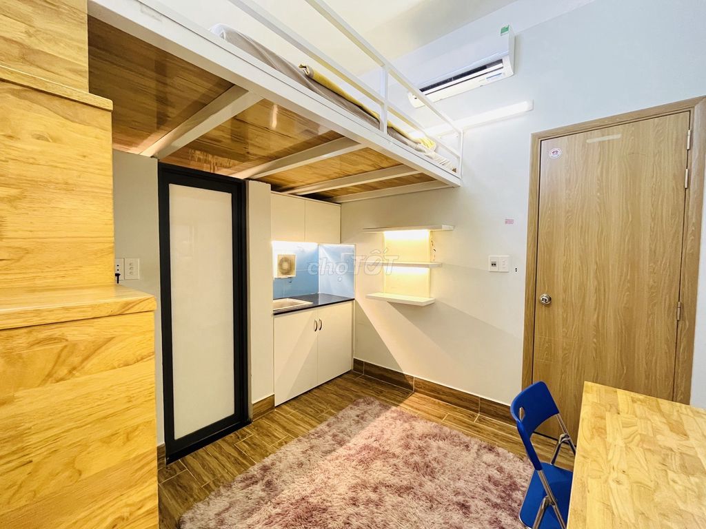 Nice little attic near the perfect hospital.