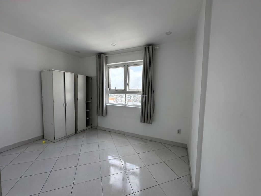 Rent apartment 8 X shower. One bedroom 64 M2, only 7 million a month.