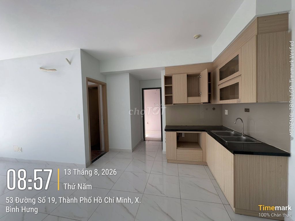 Get the house right in the two bedrooms; Two Lovera Vista bathrooms full of curtains - 7 million.