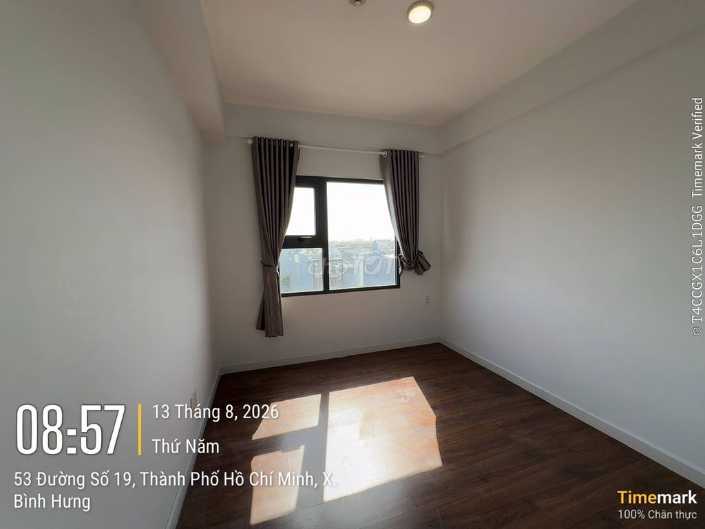 Get the house right in the two bedrooms; Two Lovera Vista bathrooms full of curtains - 7 million.