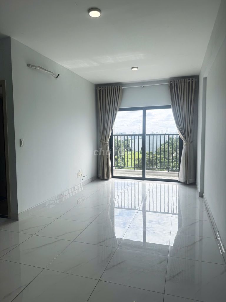 In two bedrooms, two Lovera Vista toilets, two air conditionings, full curtains at 3.5 million a month.