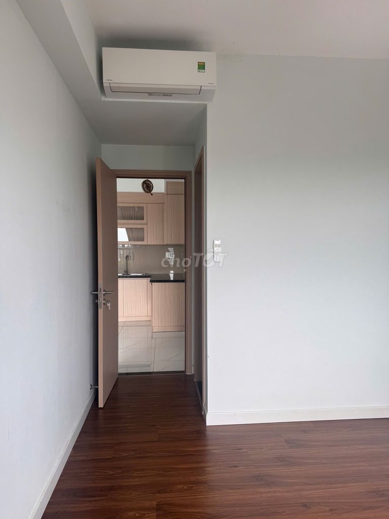 In two bedrooms, two Lovera Vista toilets, two air conditionings, full curtains at 3.5 million a month.