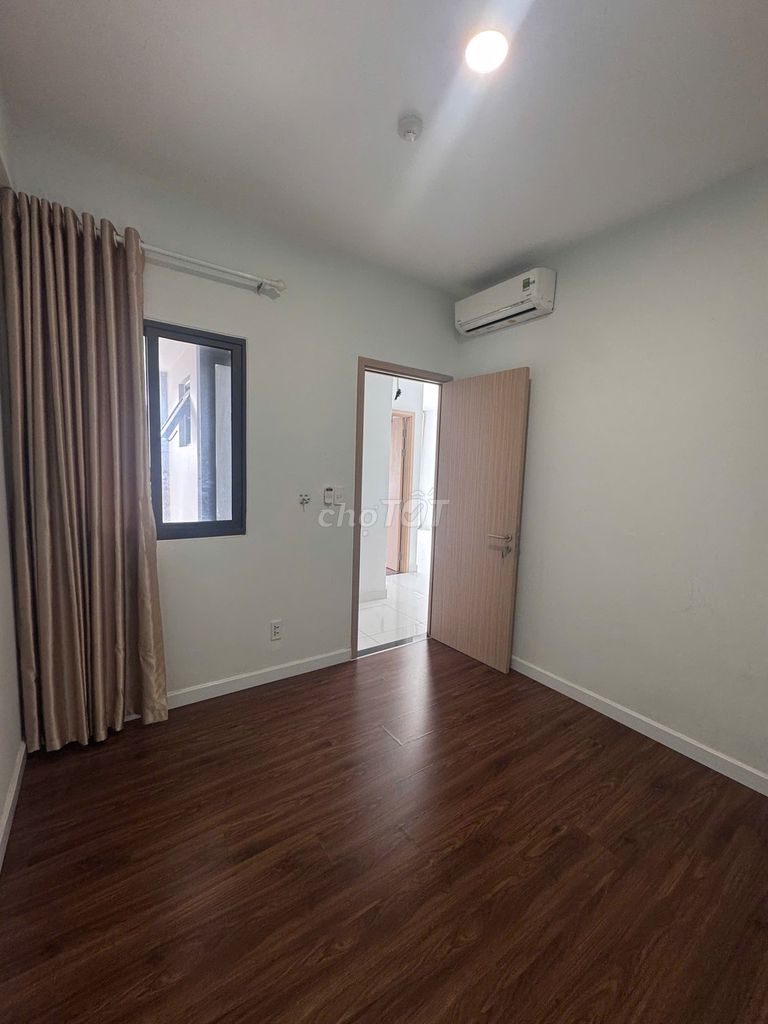 In two bedrooms, two Lovera Vista toilets, two air conditionings, full curtains at 3.5 million a month.