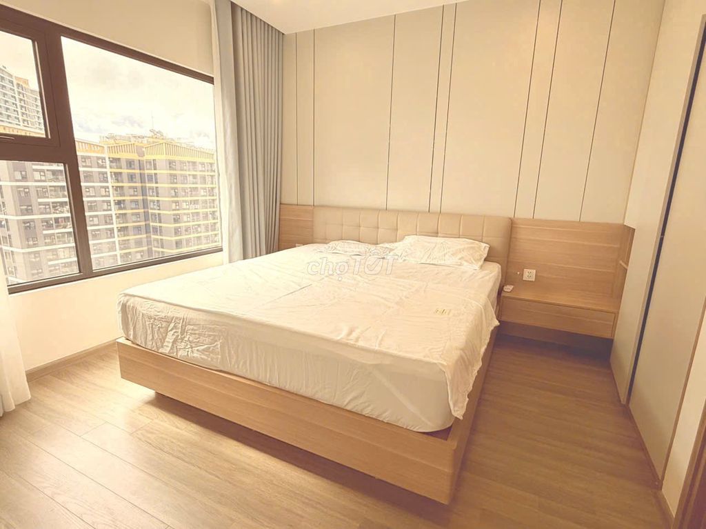 It's the owner of the three bedrooms that have improved into two bedrooms, plus wide, two toilets.