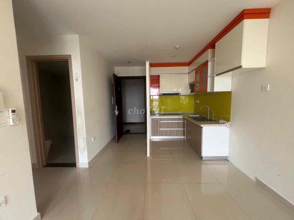 The high-end Novaland apartment is basically two bedrooms, two toilets.