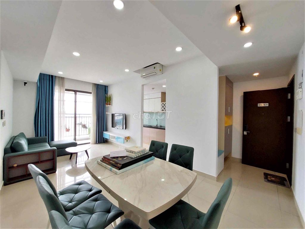 The apartment designed three bedrooms at the corner of the airport.