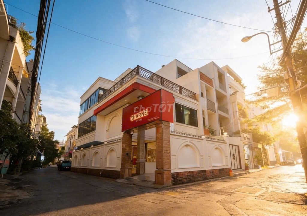 Renting Sư Vạn Hạnh corner, District 10, 7 x 18 meters, T+3 floors - 63 million