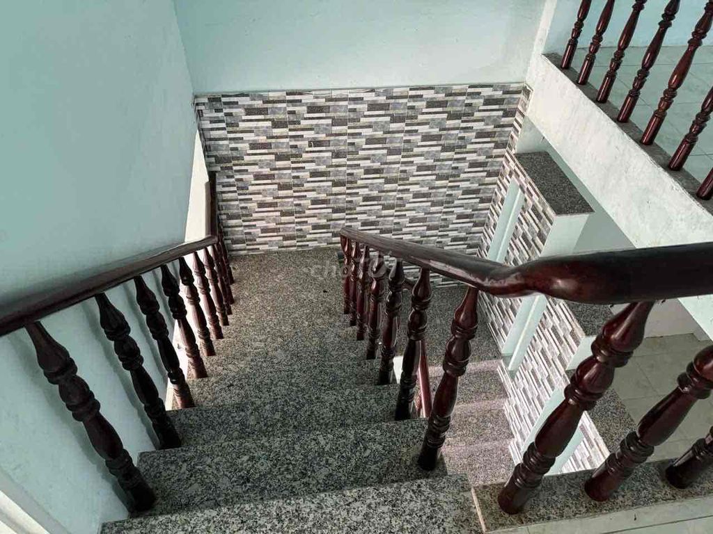 Rent a clean new house, near a stop of 26 delivered 234 with 2 ps, clean sleep.