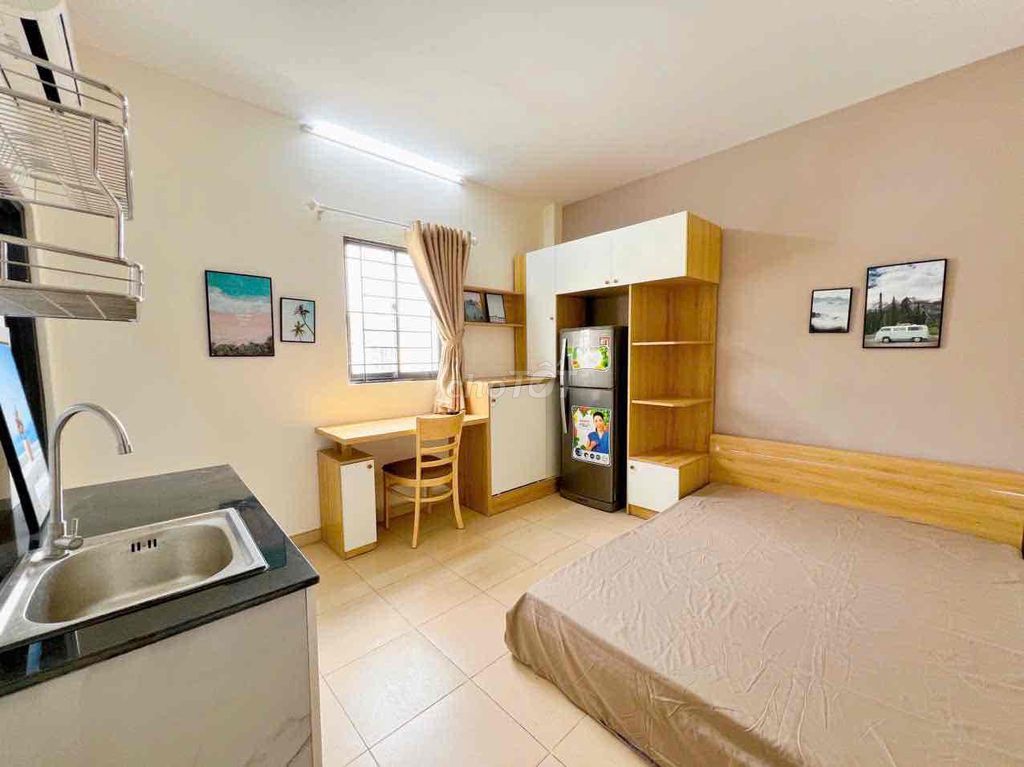 Rent the window window, full interior near the seven-yard drop.