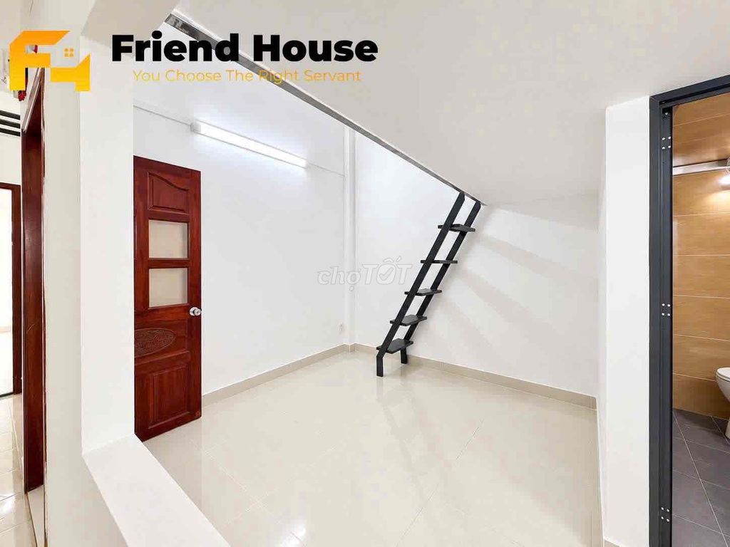 It's the owner of the new house, Phan Văn Trị.