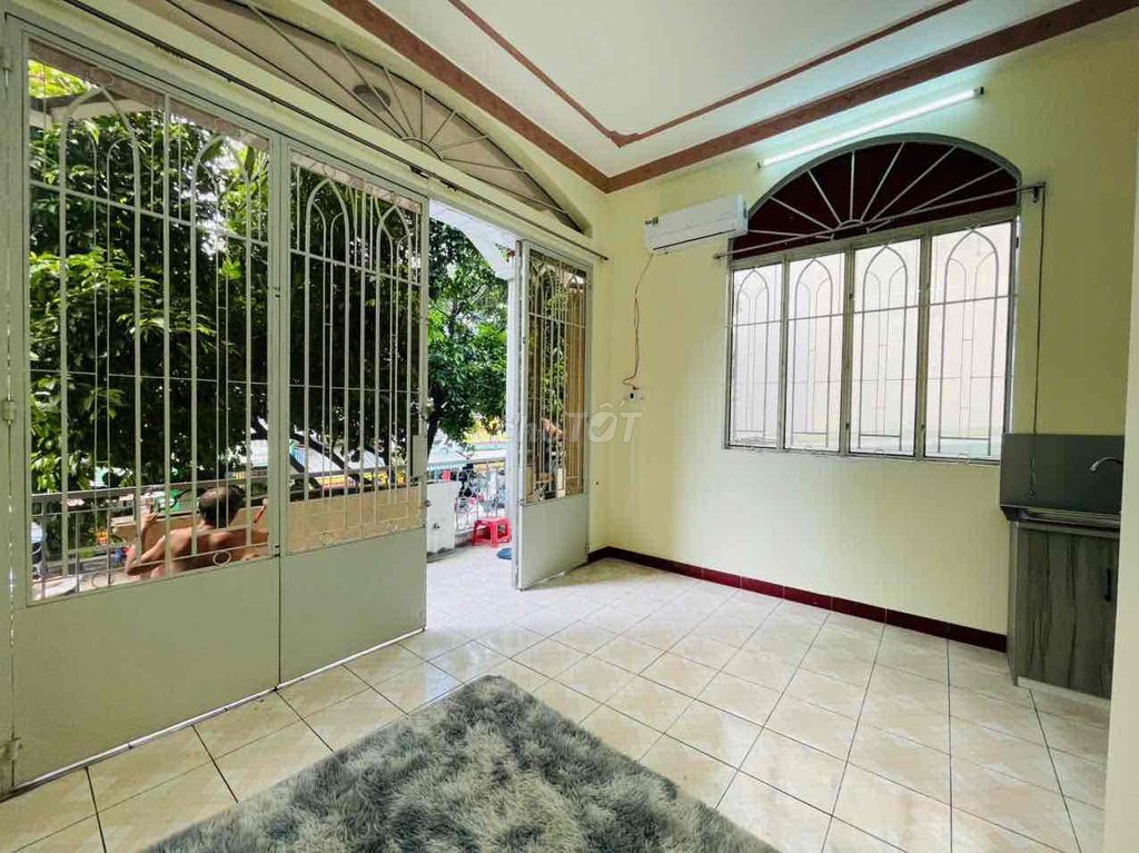 The Bancol studio has a refrigerator machine in the lyric - aphreum garden.