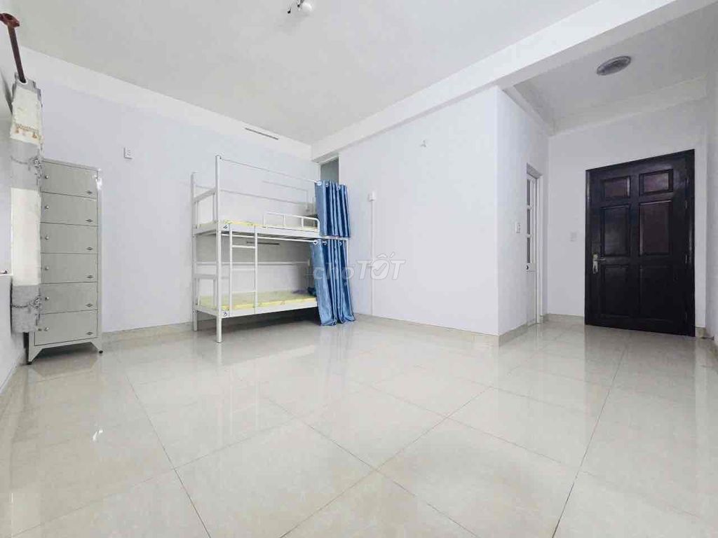 Rents the new suite for 100 percent price market.