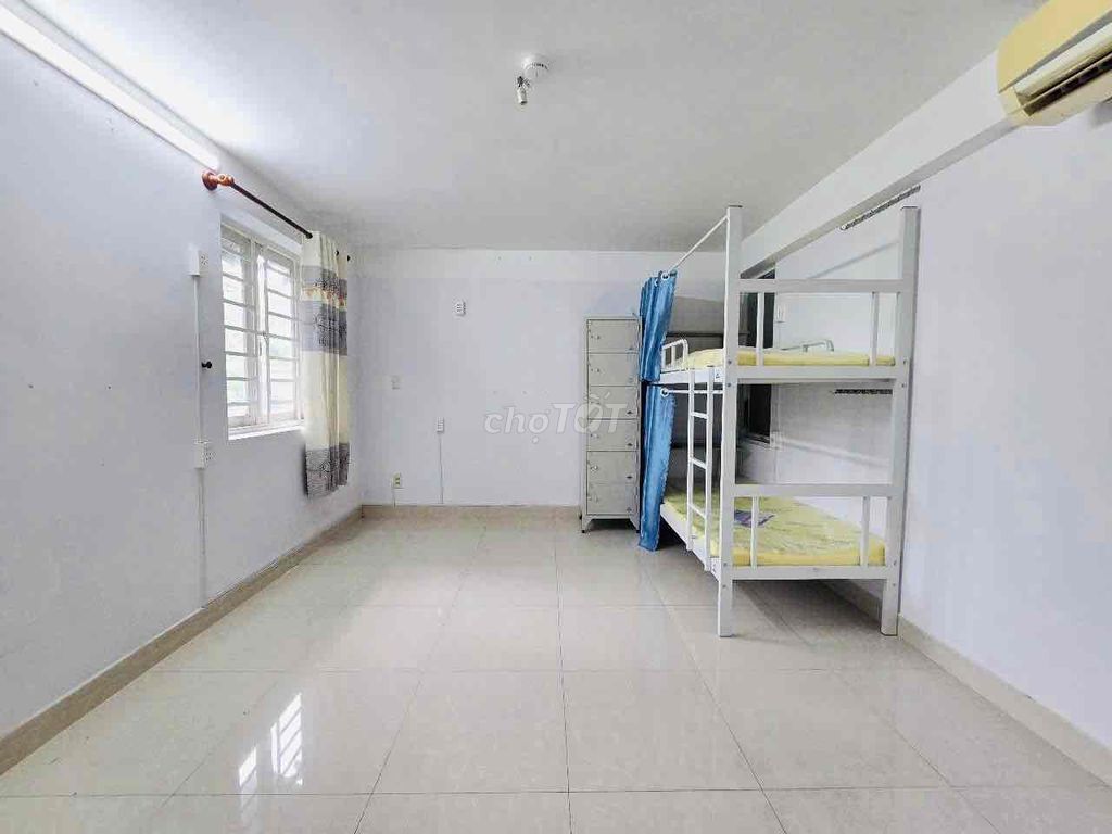 Rents the new suite for 100 percent price market.