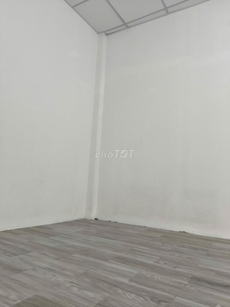 The original motel is 40 meters, 162.