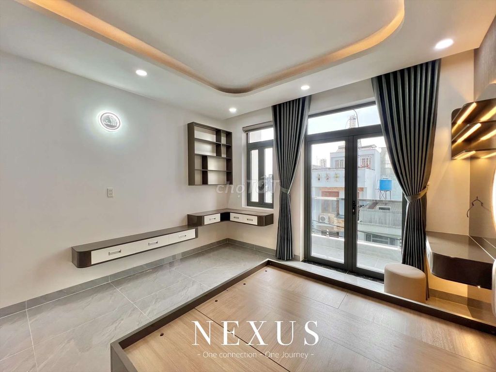 The owner rented sp Studio near Aeon Mall Funky to the University of Public Trade