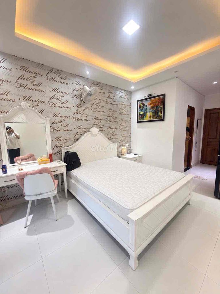 Rent room.
