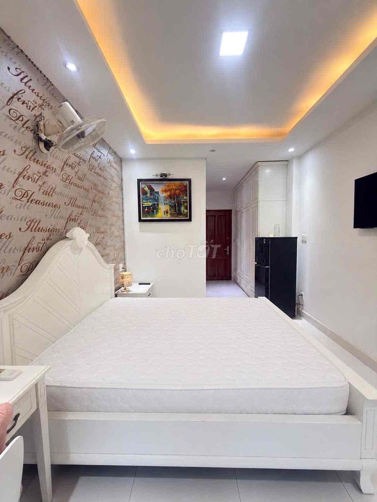 Rent room.