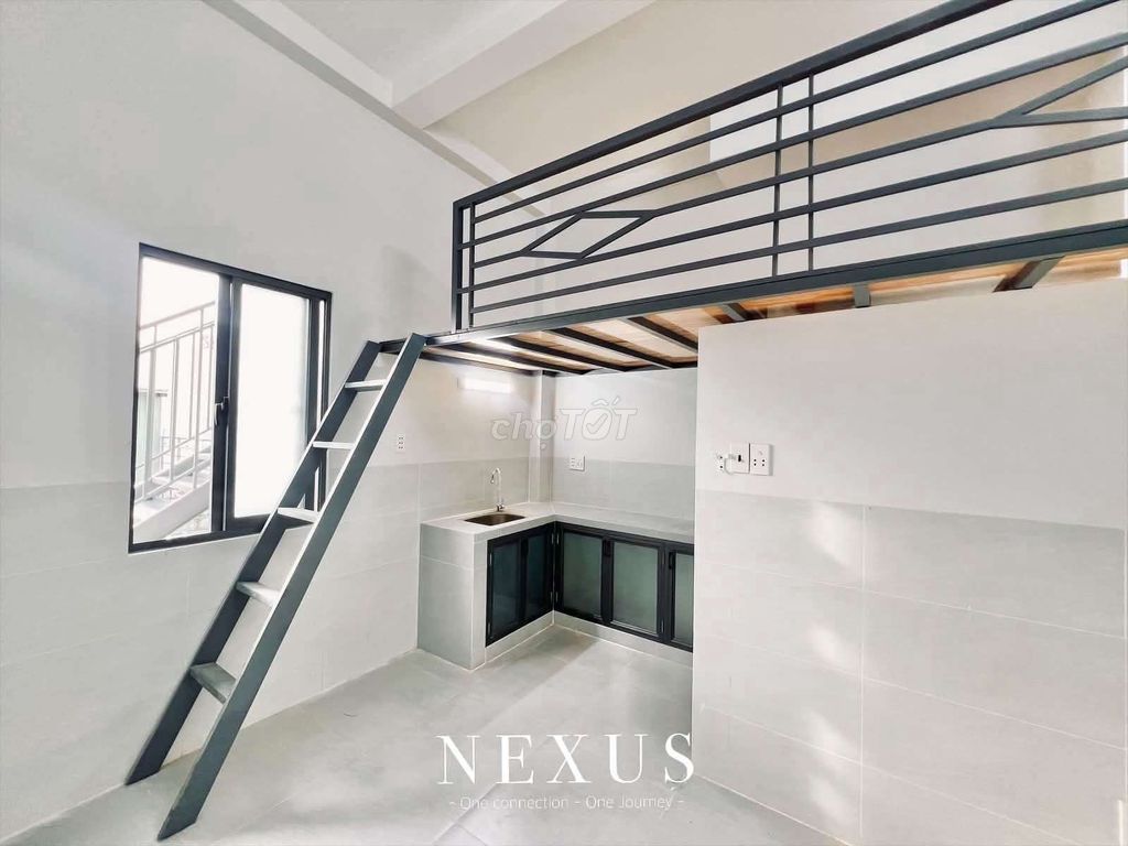 The owner of Duprix's new window is Full of furniture near the Constitutional University