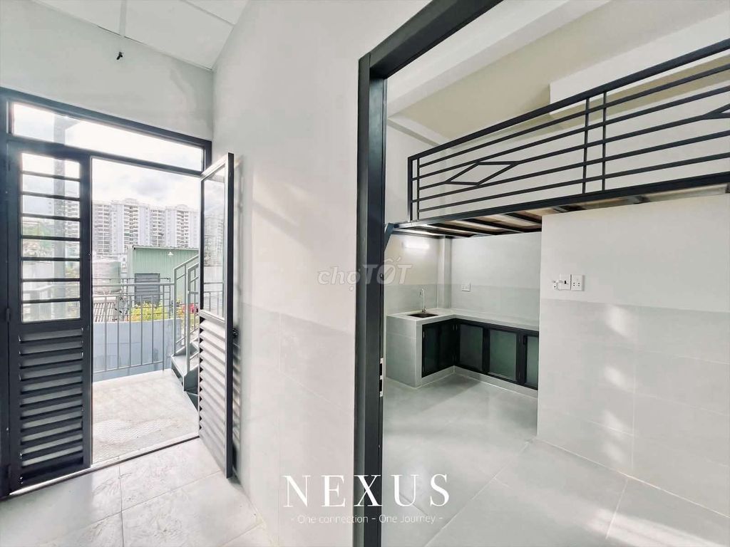 The owner of Duprix's new window is Full of furniture near the Constitutional University