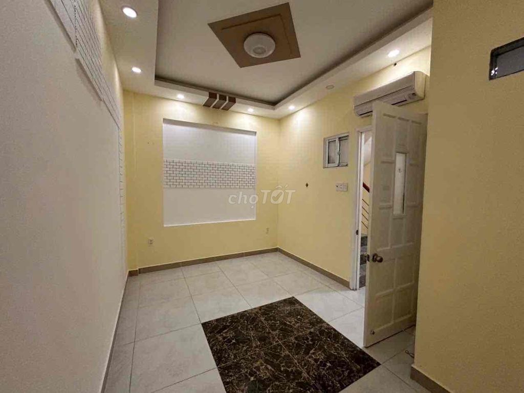 Phan Đăng Lưu renter's own equity.