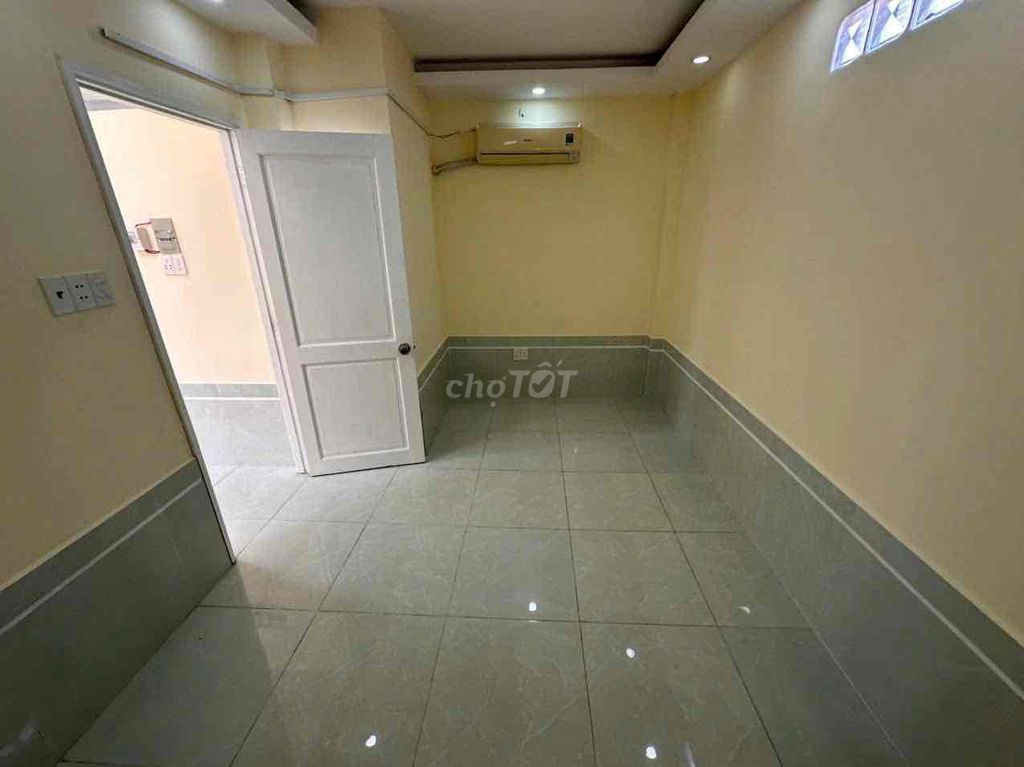 Phan Đăng Lưu renter's own equity.