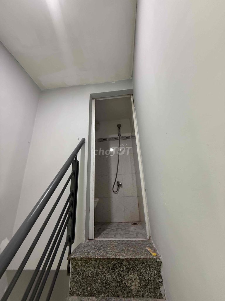 For renting a home in front of the District 12 areas 21 meters 2 p stupid is 4 million a month