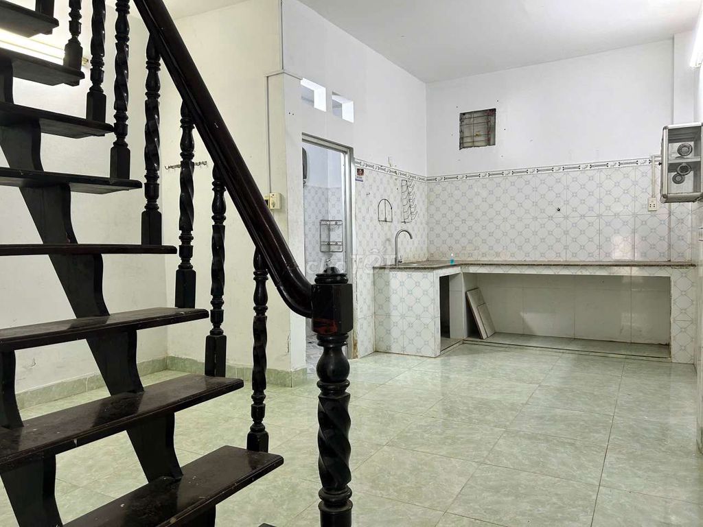 Rent a house. Mã Lò.7 million. Two bedrooms.