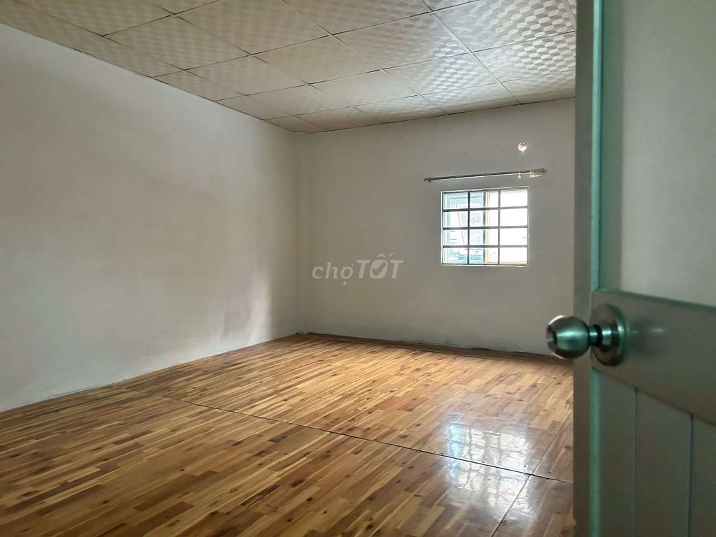 Rent a house. Mã Lò.7 million. Two bedrooms.