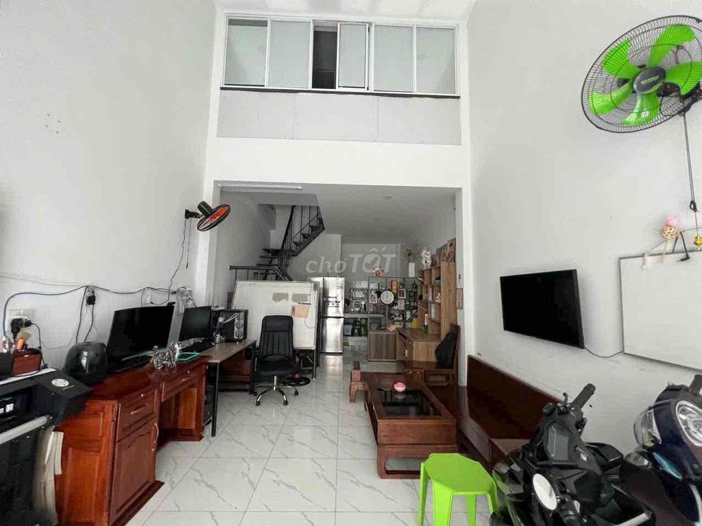 Rent a Tân Kỳ Tân Quý car alley just 9 Ts