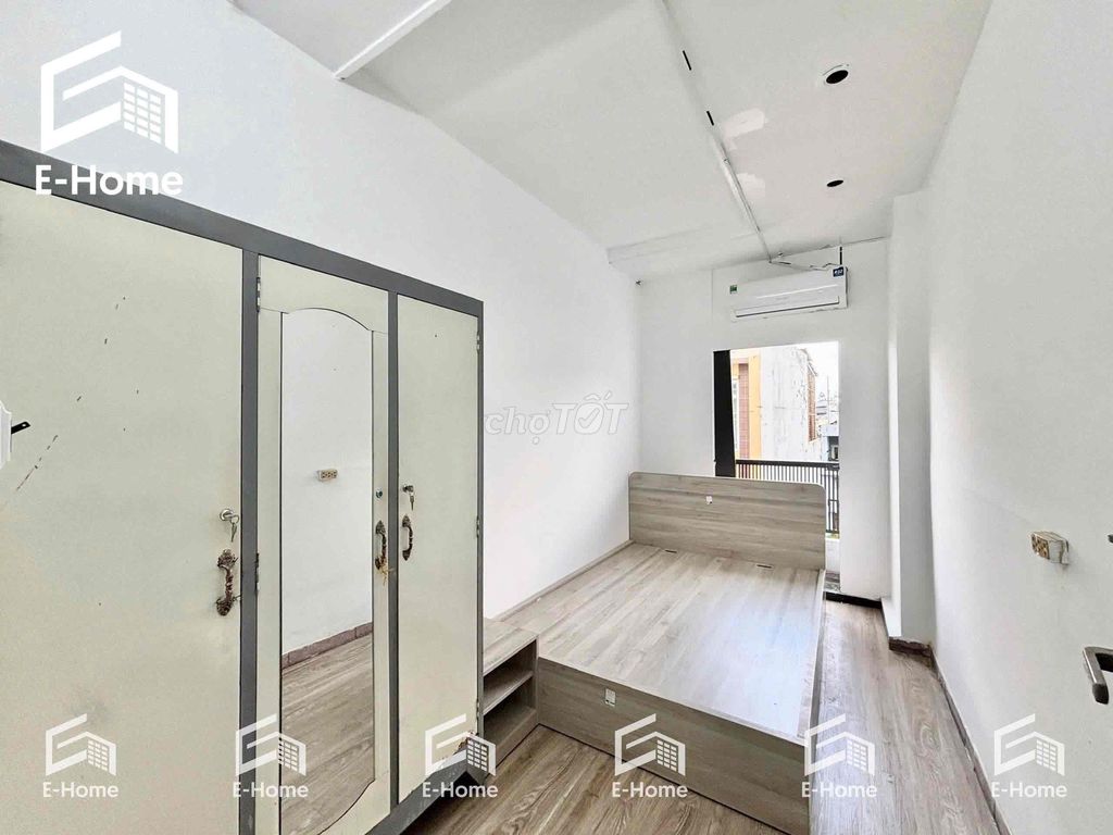 Project Cộng Hoà. Full interior access is easy.