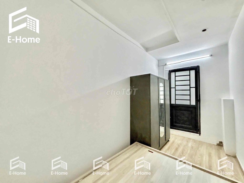 Project Cộng Hoà. Full interior access is easy.