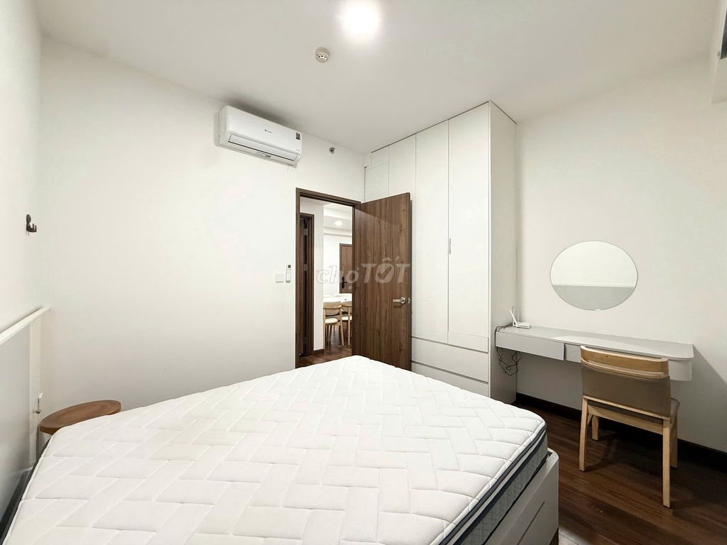 Rent two bedrooms - two toilets.