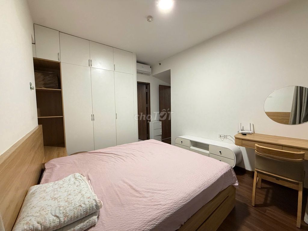 Rent two bedrooms - two toilets.