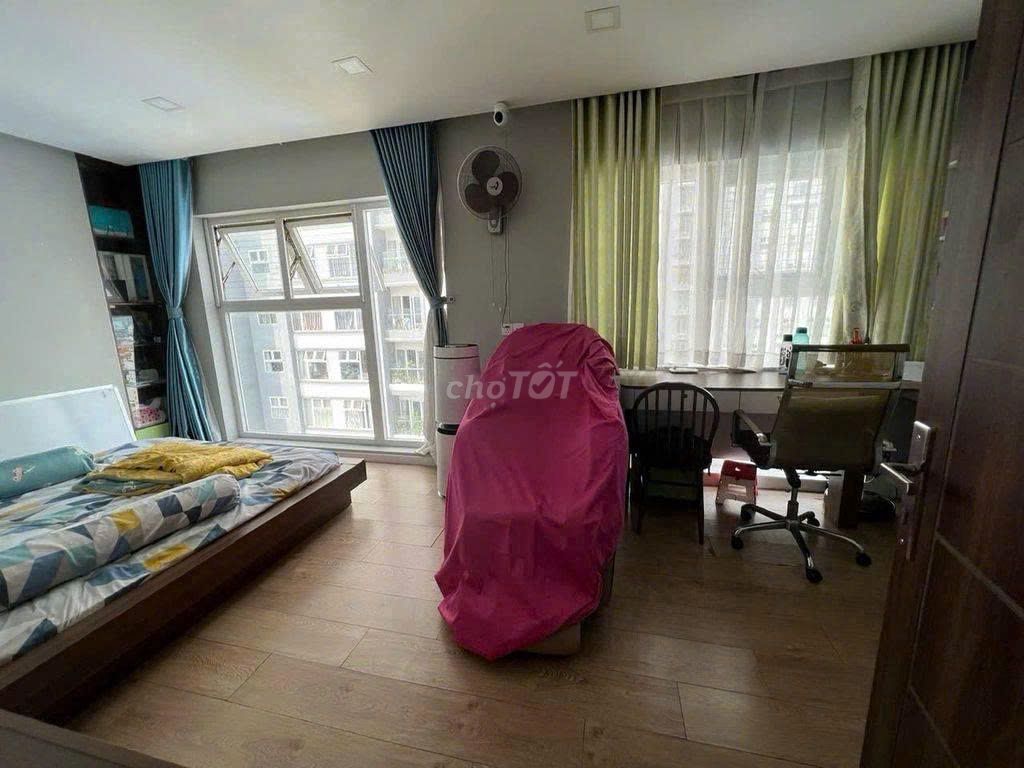 Xigrind Court, rent three bedrooms, two toilets, full interior, 22.8 million.