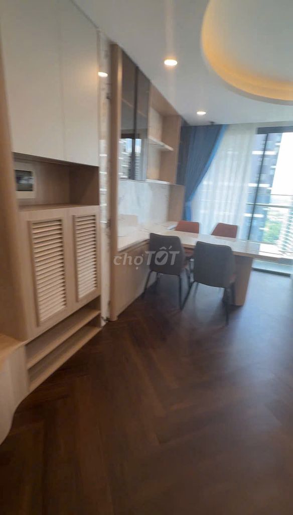 The owner rented three bedrooms to improve into two large bedrooms.