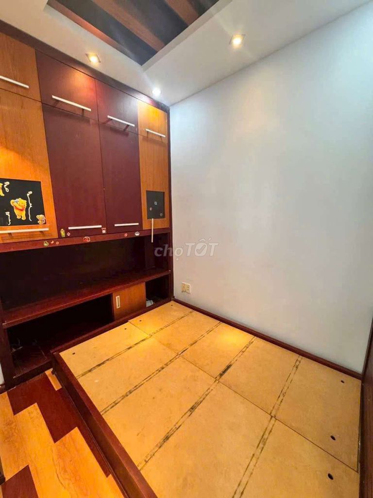 The owner rented four bedrooms.