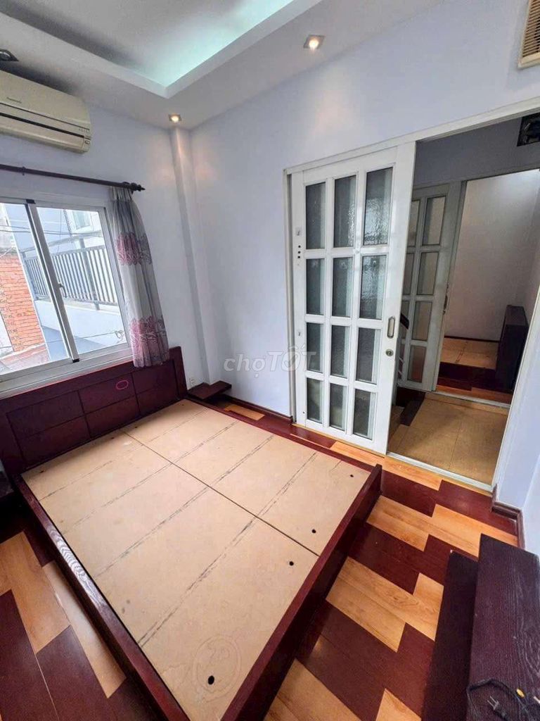 The owner rented four bedrooms.