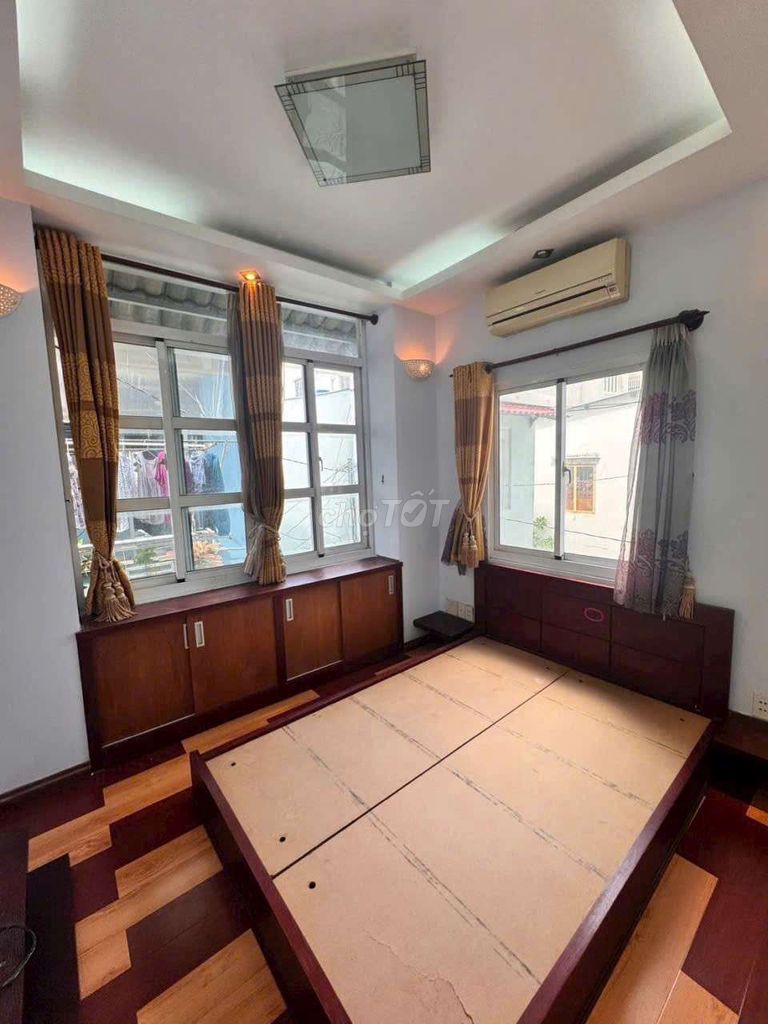 The owner rented four bedrooms.