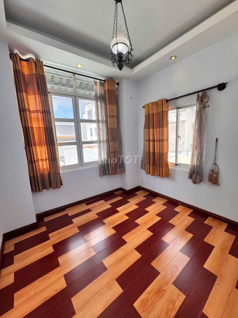 The owner rented four bedrooms.