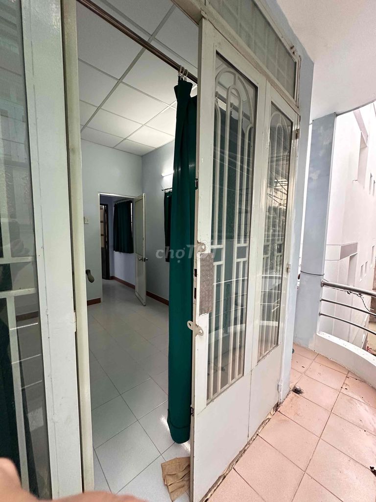 Renting the House Near the fall 6 district heads 10; 4 bedroom 2 empty toilets