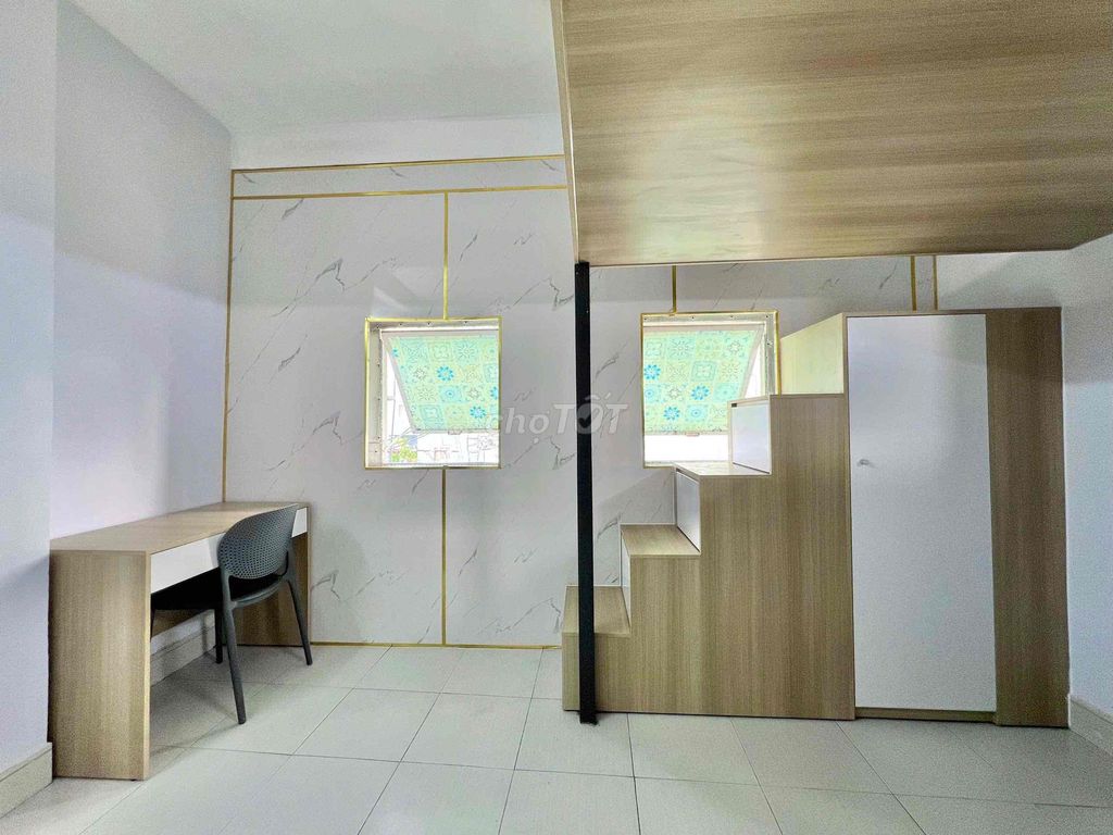 Dupex Superlfrespondent is located in Âu Dương Lân near District 5.