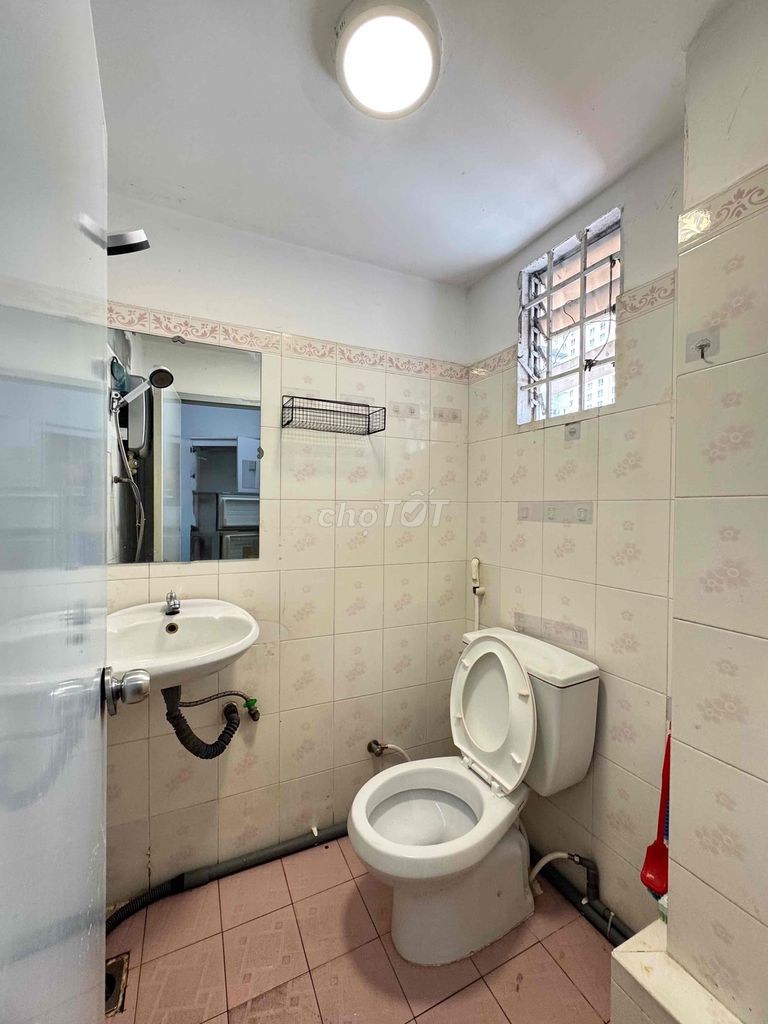 Rent the service apartment 25 M2 full interior, Võ Duy Ninh, near District 1 – 4.6 million.