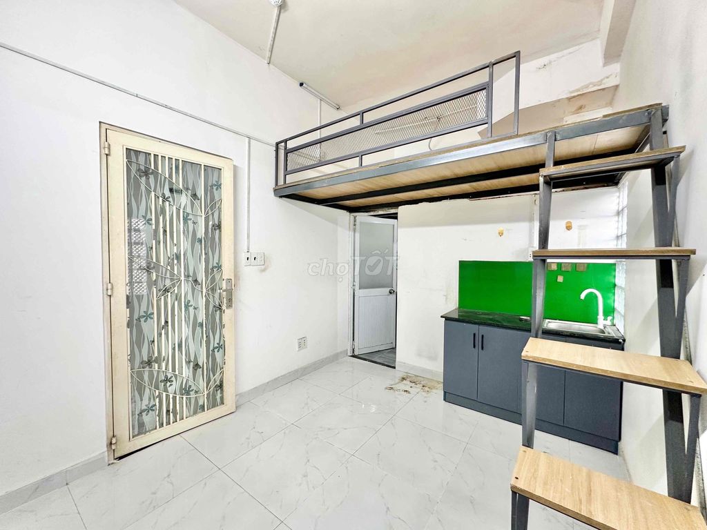 Rent a room with a cheap air-cold machine right near the flower country park.