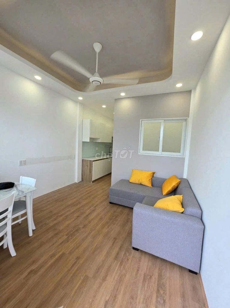 Hoàng Sa-Quine building, 3 stairs level 2, full interior. One bedroom, 8 million a month.