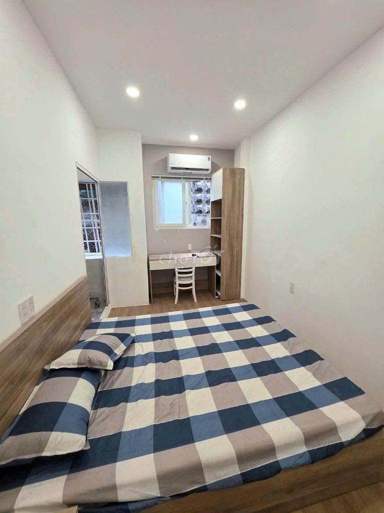 Hoàng Sa-Quine building, 3 stairs level 2, full interior. One bedroom, 8 million a month.