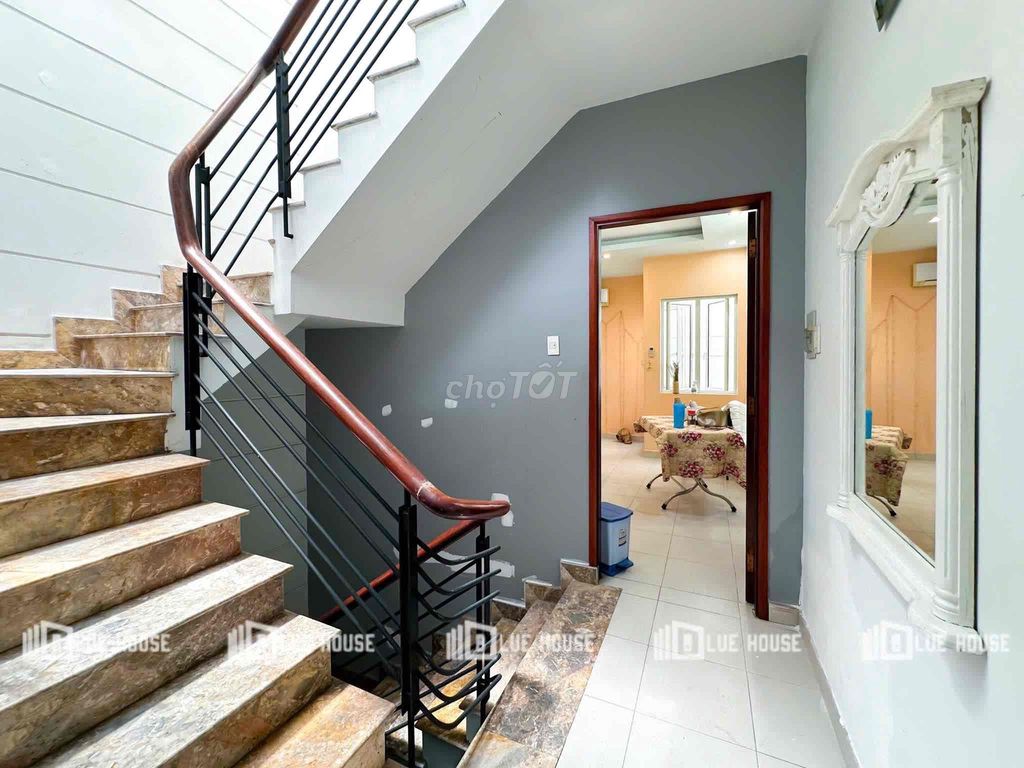 Rent the original apartment - 4 bedroom - 2 floors