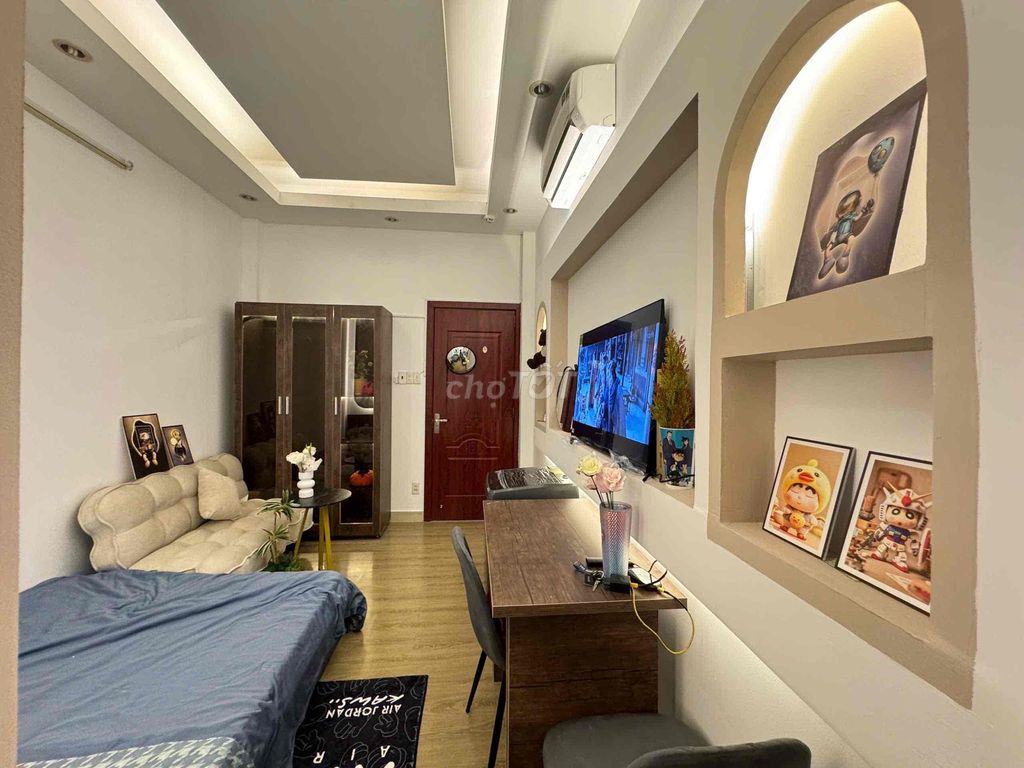 Super-Calm Room.