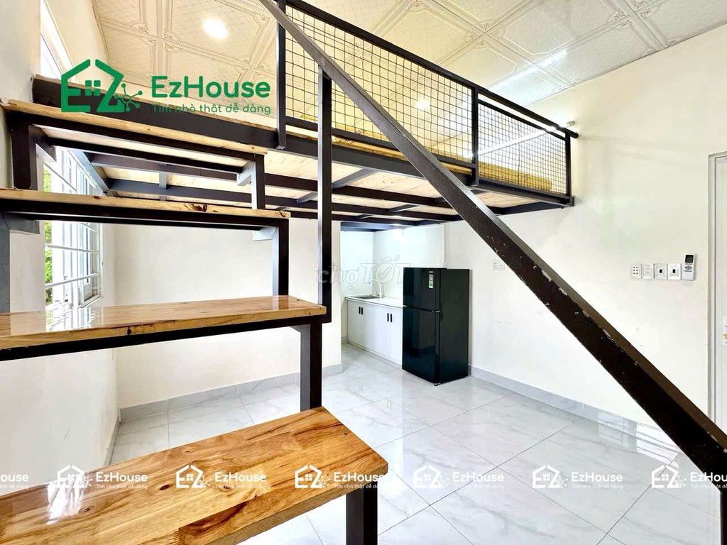 Living rooms are too cheap for friends, no restrictions on people and cars.