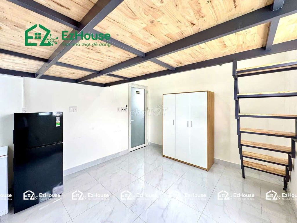 Living rooms are too cheap for friends, no restrictions on people and cars.